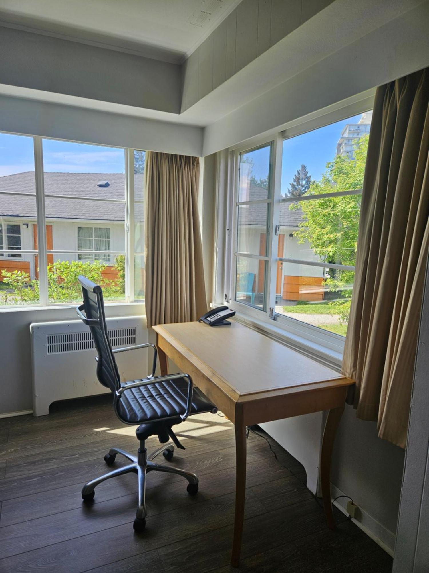2400 Motel Vancouver Bagian luar foto